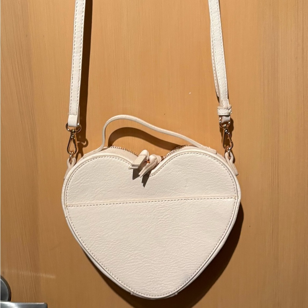 LC Lauren Conrad Tweed Boucle Shimmer Heart Shaped Purse Bag Like New - Picture 4 of 7